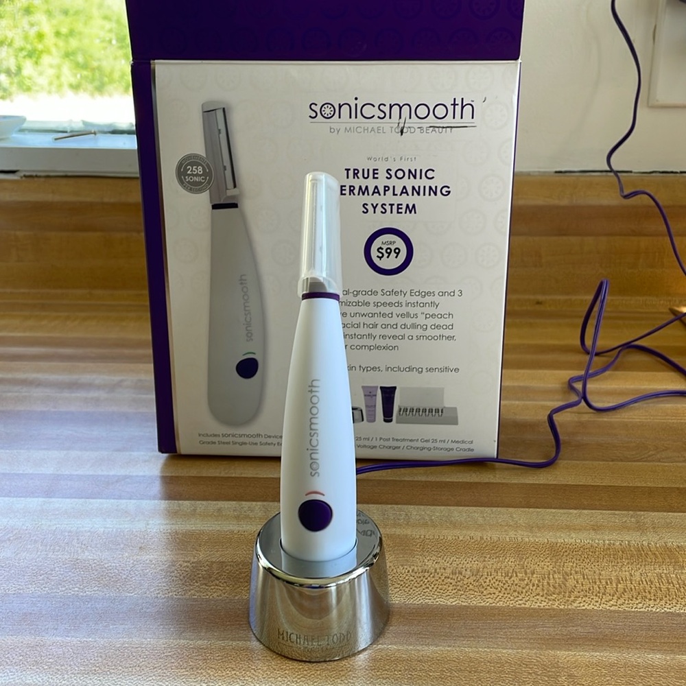 Michael Todd Beauty 2 in 1 facial exfoliation & peach fuzz hair removal & Blades